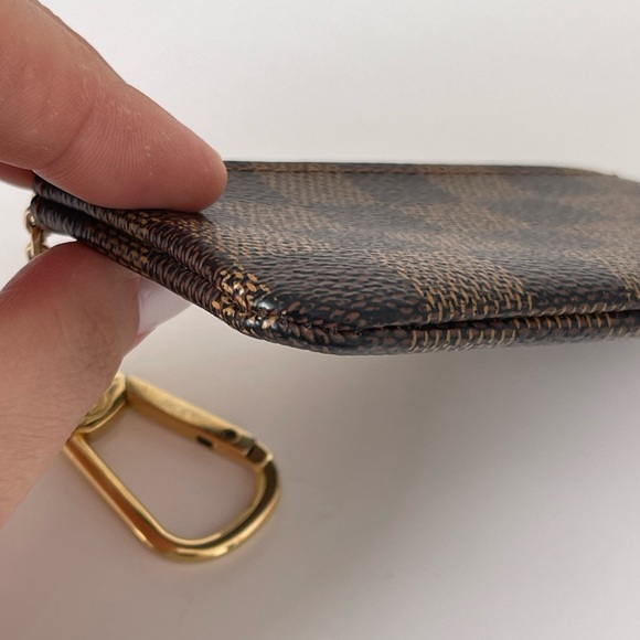 Louis Vuitton Damier Ebene key pouch - Picture 9 of 13